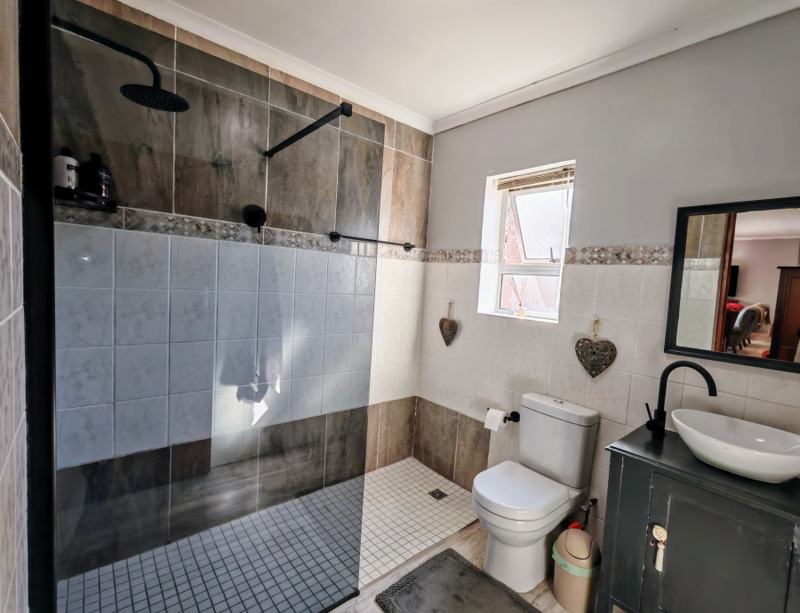 3 Bedroom Property for Sale in De Kelders Western Cape